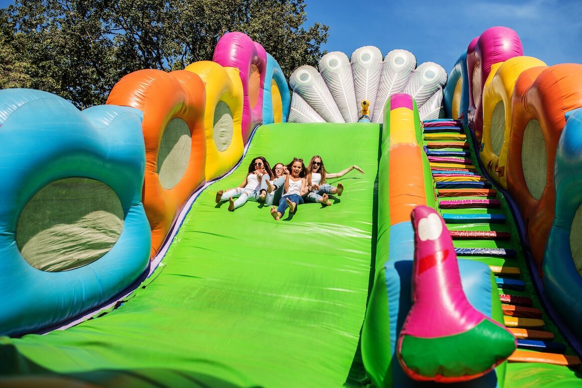 ile kosztuje zjeżdżalnia dmuchana do zabawy