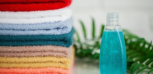 Jak prać ręczniki, aby na długo zachowały intensywne kolory