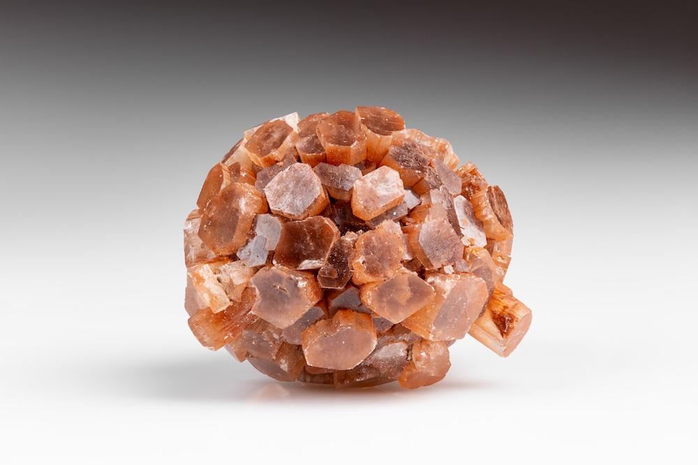 Kamień słoneczny o pomarańczowym kolorze