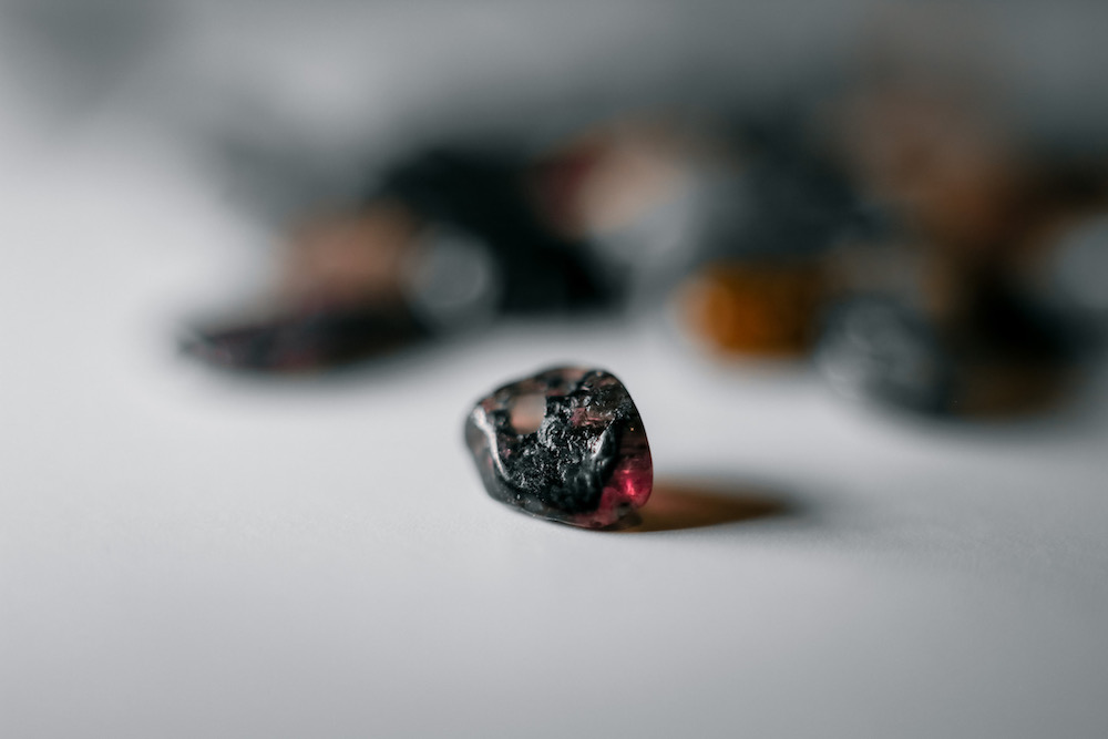 Obsydian w czarnym odcieniu