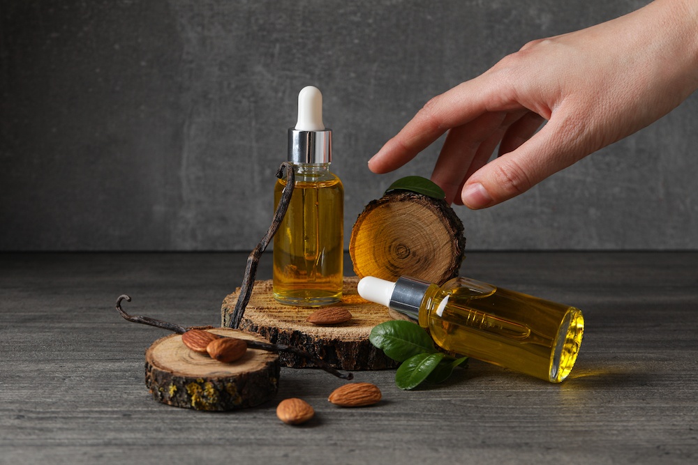 Sposoby na rozstępy: olejki z migdałów Naturalne sposoby na rozstępy - olejek migdałowy