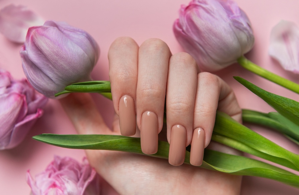 Paznokcie w odcieniu mocha mousse Paznokcie w brązowym odcieniu