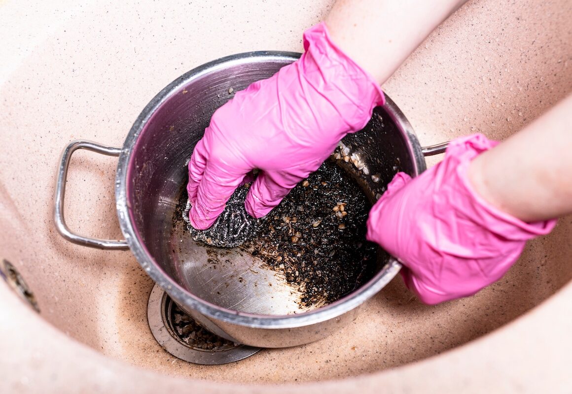 Sposoby na przypalony garnek ze stali nierdzewnej