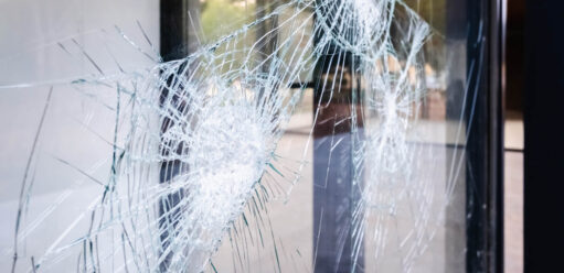 Ile kosztuje wymiana szyby w oknie? Cena w 2026 roku